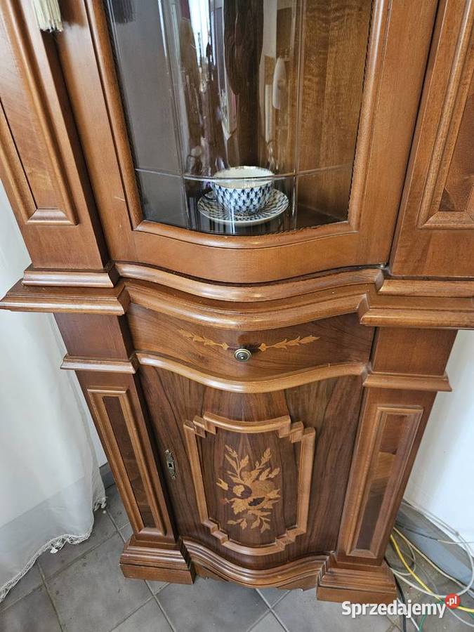 Stylowa włoska witryna narożna Lublin