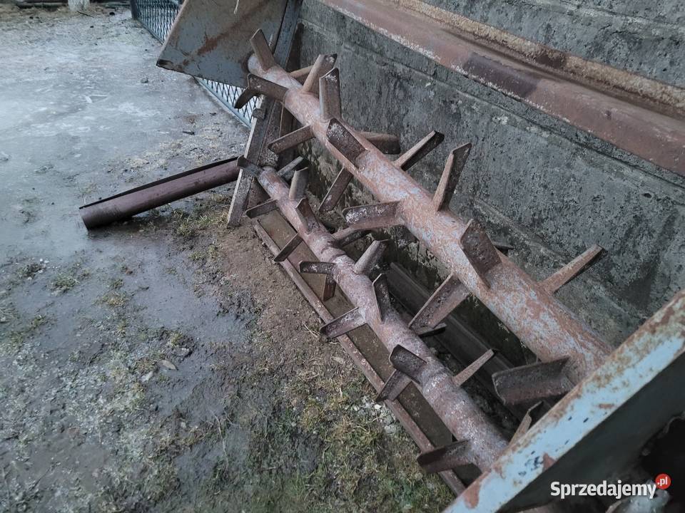 Aparat dwuwałkowy do rozrzutnika obornika