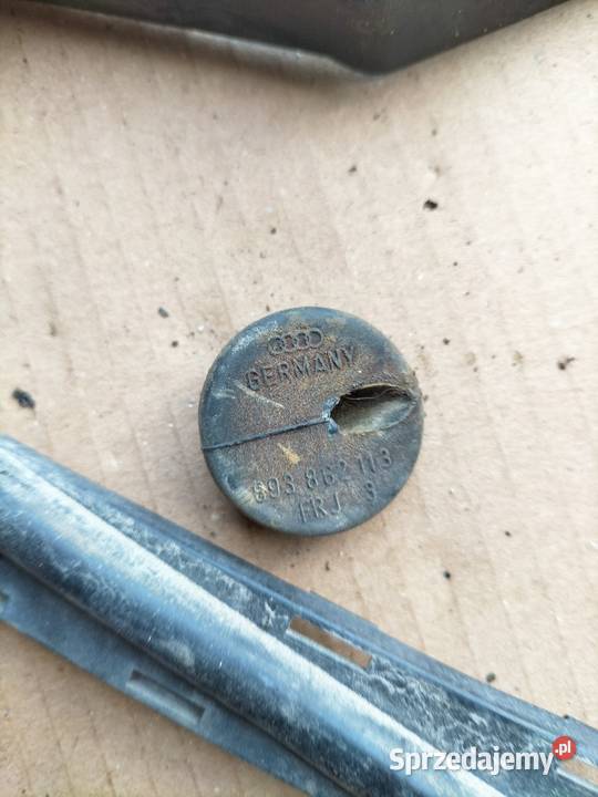 AUDI 80B4 OSŁONA PRZEWODÓW PRAWA ZAŚLEPKA osobowe