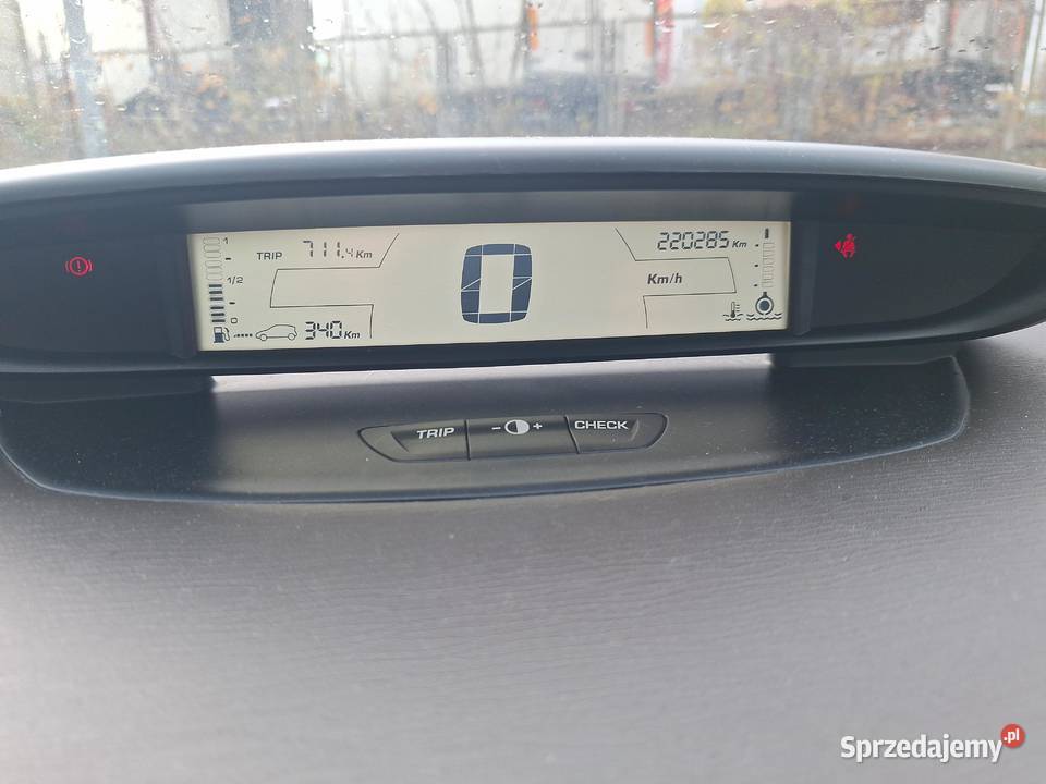 CITROEN C5 16 16v 109 złoty Tomaszów Mazowiecki