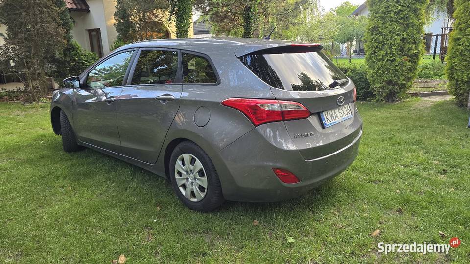 Hyundai i30 14 LPG 2013r 260 lekko uszkodzony Tłuszcz sprzedam