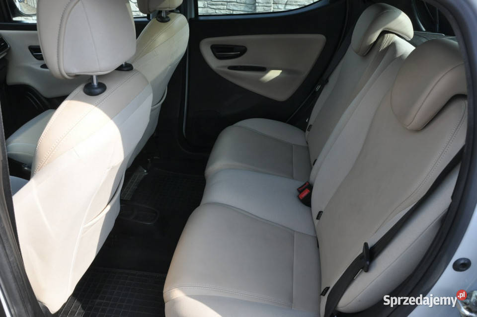 Lancia Ypsilon 12 70 Full Szyberdach Skóra Dąbrowa Górnicza