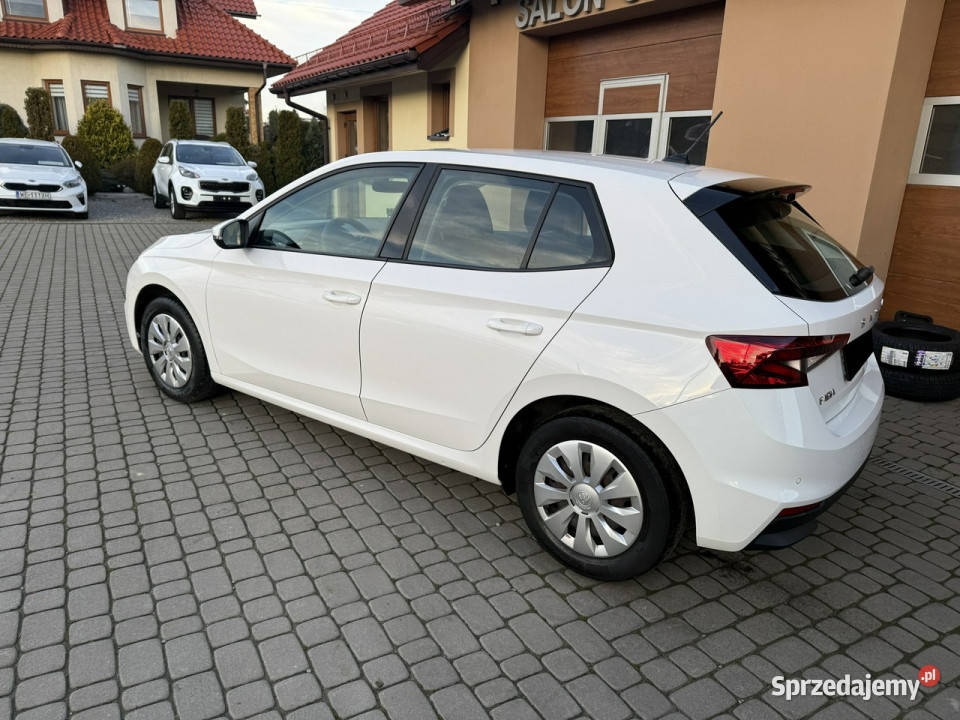koda Fabia 10 65 Klima CarPlay Ledy Vat23 Serwis śląskie Orzech