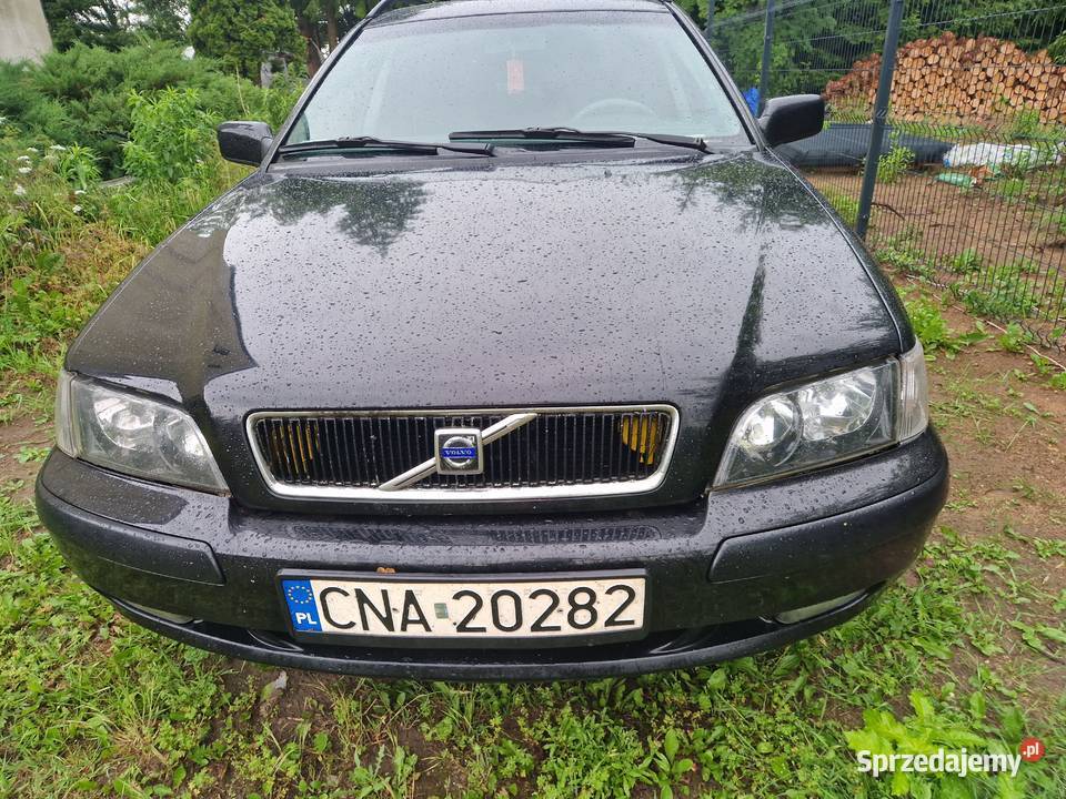 Volvo v40