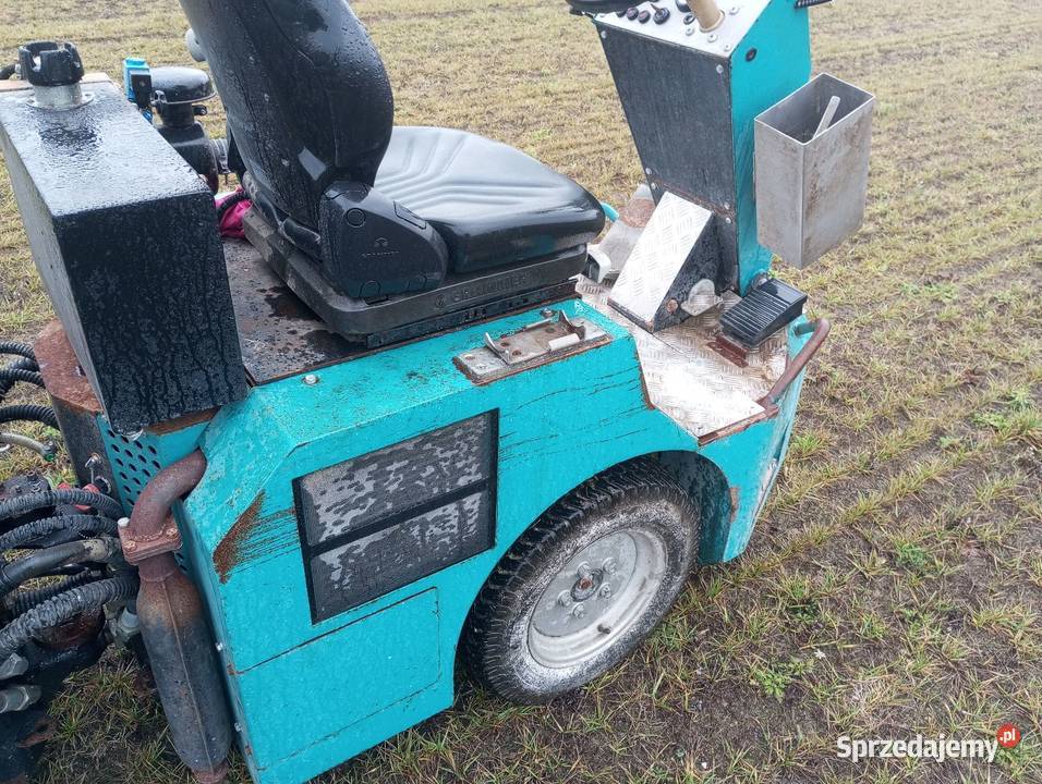 Karmiarka Kubota 4x4 Buk