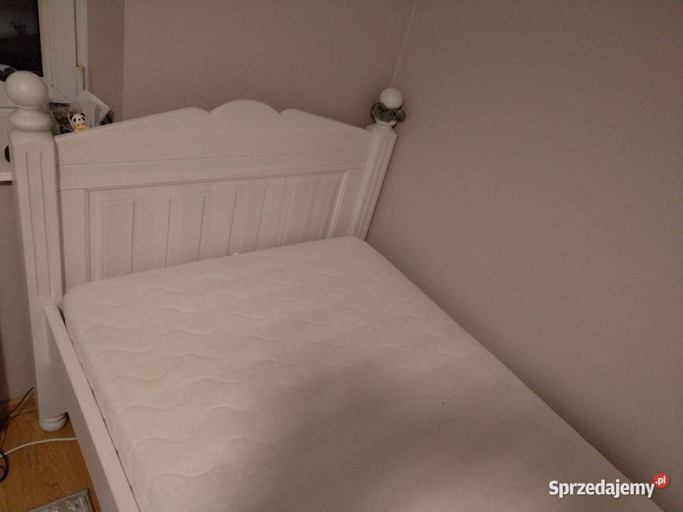 Łóżko dziewczęce Łóżka sprzedam