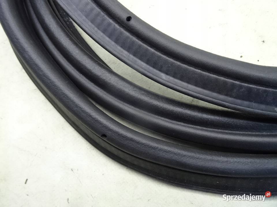 6F9827705E VW AUDI USZCZELKA KLAPY BAGAZNIKA Przemęt