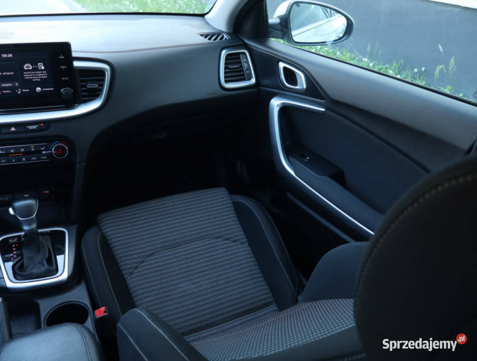 Kia Ceed 15 TGDI asystent pasa ruchu