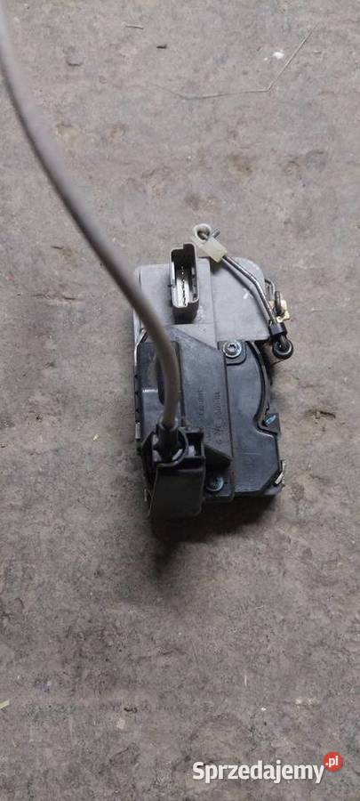 Zamek drzwi z mechanizmem centralnym zamykaniem osobowe