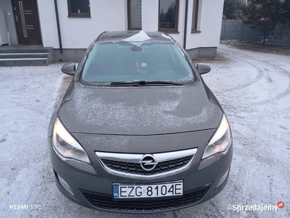 Opel Astra 2011 14 benzyna 16V Hak 189000km Łódź