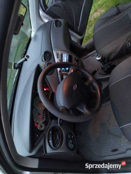 mam do sprzedania fajnego fordzika 18 td ABS Focus