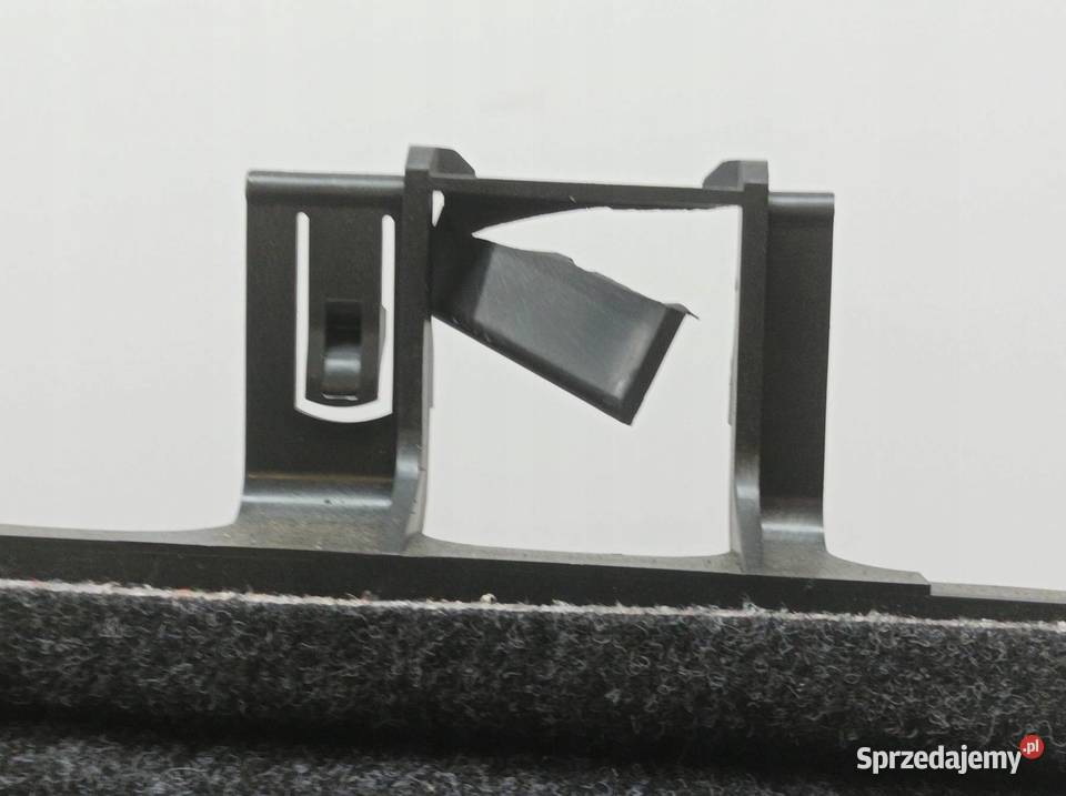 TAPICERKA BOCZEK BAGAŻNIKA PRAWY KOMBI 3T