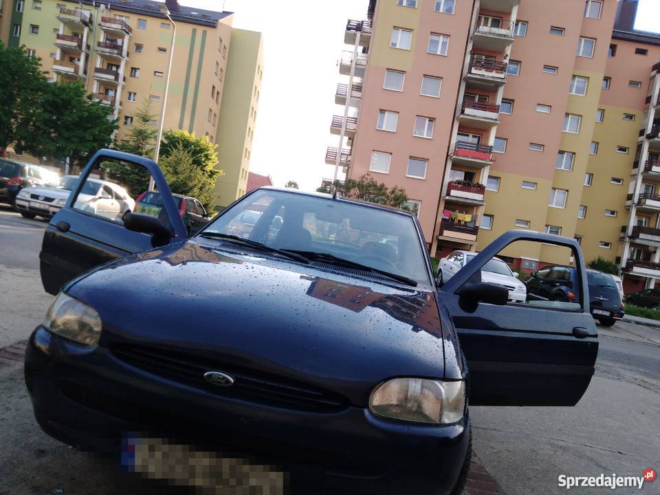 FORD ESCORT WAŻNE OPŁATY 13 96r jeżdżący 1200 świętokrzyskie Ostrowiec Świętokrzyski sprzedam
