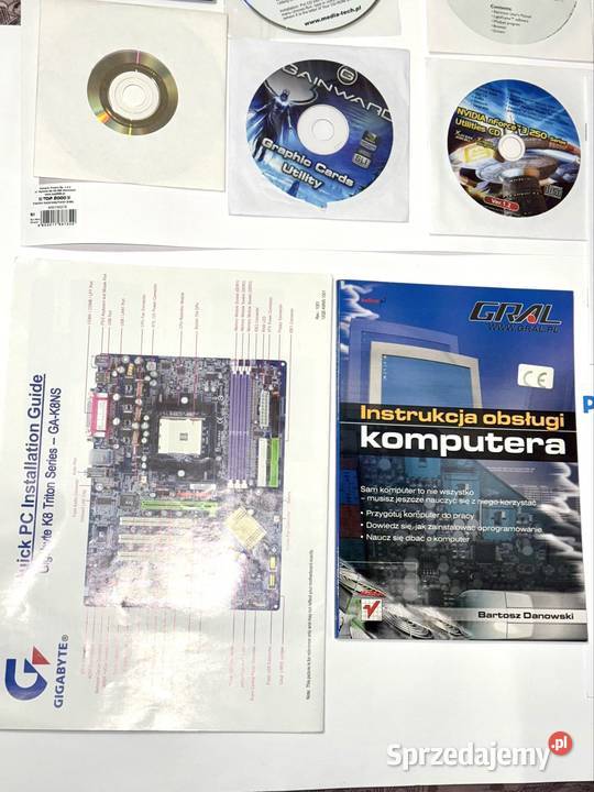 Zestaw komputerowy karta graficzna przewody Karty graficzne