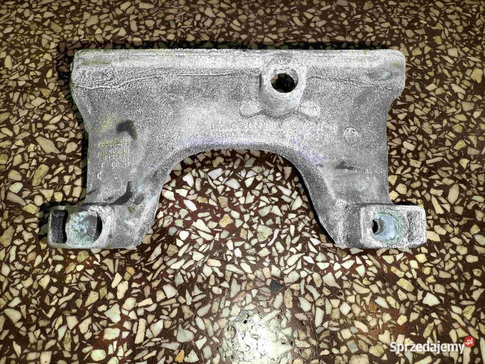 Wspornik skrzyni biegów BMW E60 E61 E63 E64 osobowe Poręba