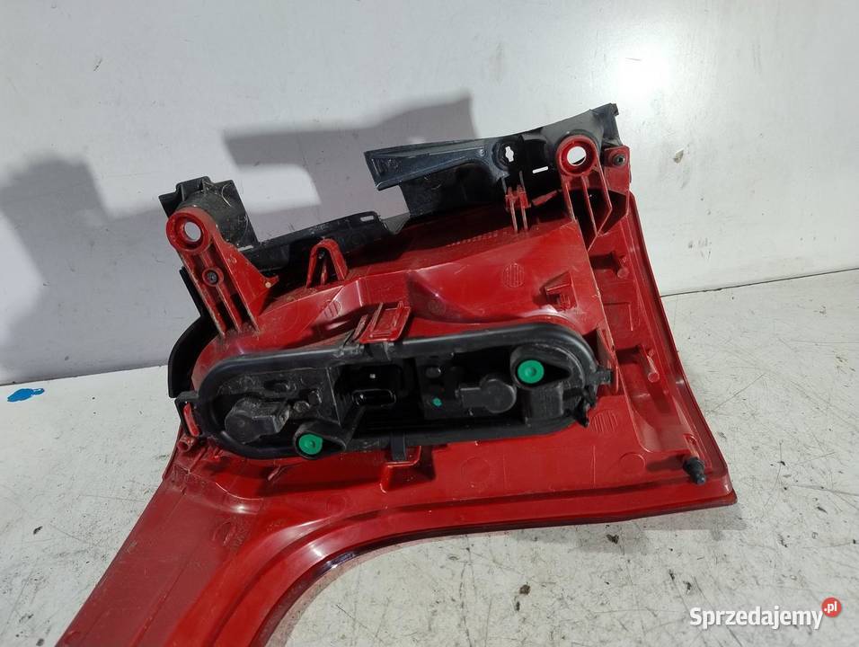 LAMPA PRAWAY TYLNA TYŁ PEUGEOT 5008 I LIFT sprzedam