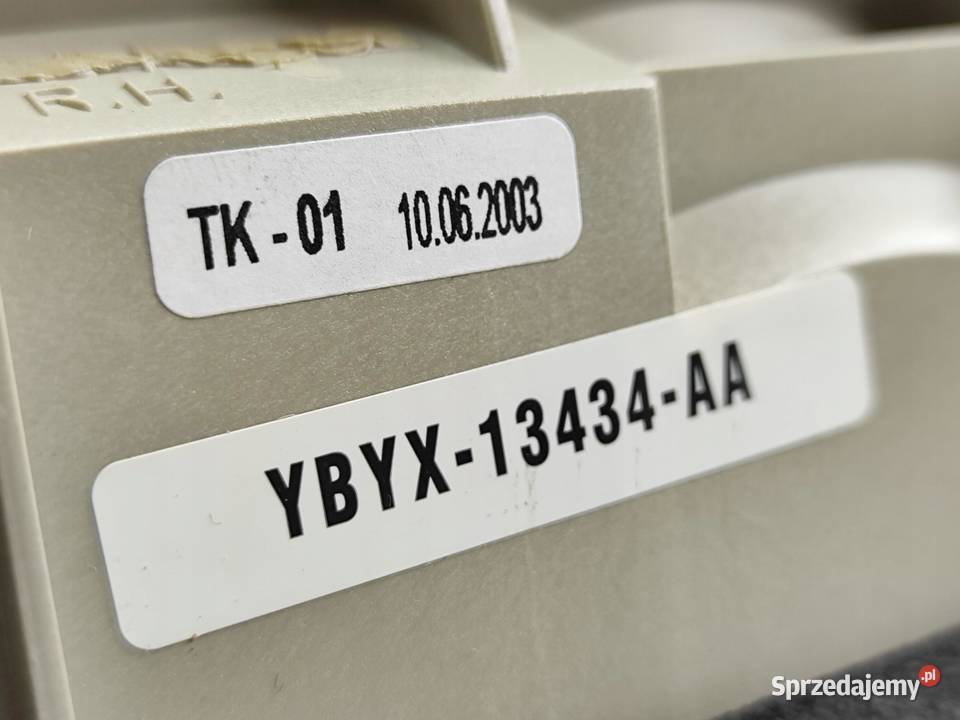 LAMPA PRAWA TYŁ FORD FIESTA IV VAN 9803 NOWA