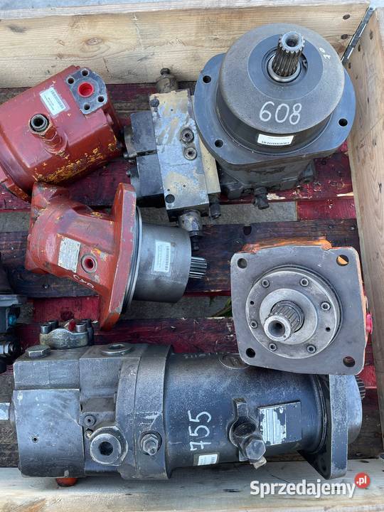 Paleta z silnikami hydraulicznymi