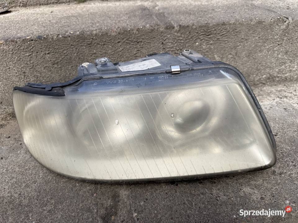 Lampa przód prawa Audi A3 8L osobowe wielkopolskie Ostrów Wielkopolski