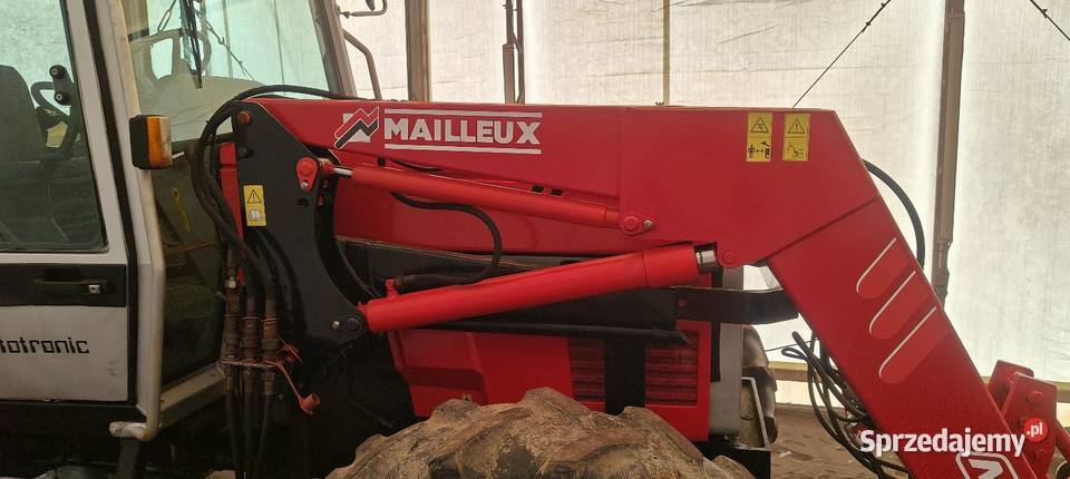 Tur ładowacz czołowy Mailleux MX 3 sekcje Massey nieuszkodzony Kasina Wielka