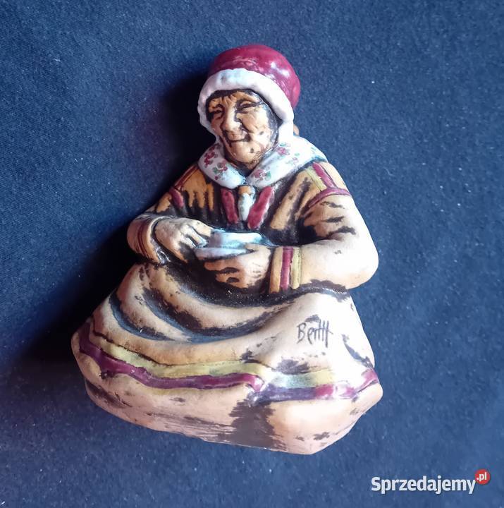 Ceramiczna figurka staruszka w stroju ludowym Koźminek