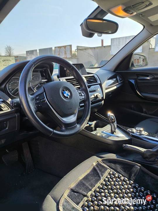 BMW Seria 1 118i 15 benzyna 136 2017r SALON srebrny Racibórz