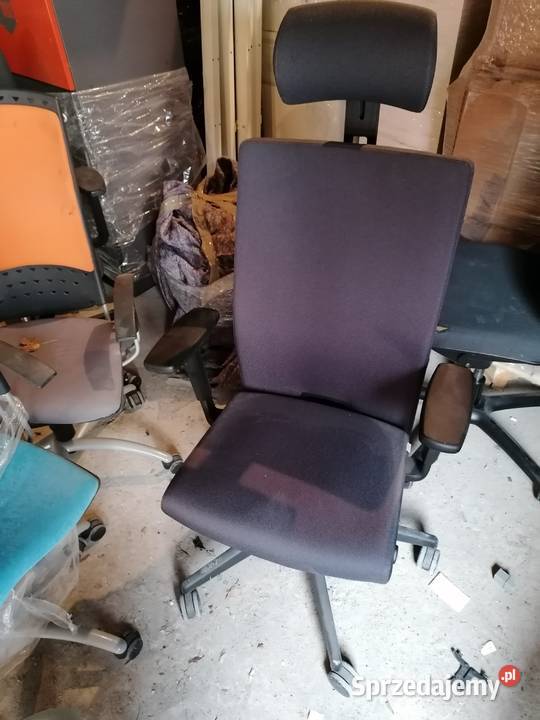 Biurka z fabryki mebli MDD z blatem regulowanym Wrocław