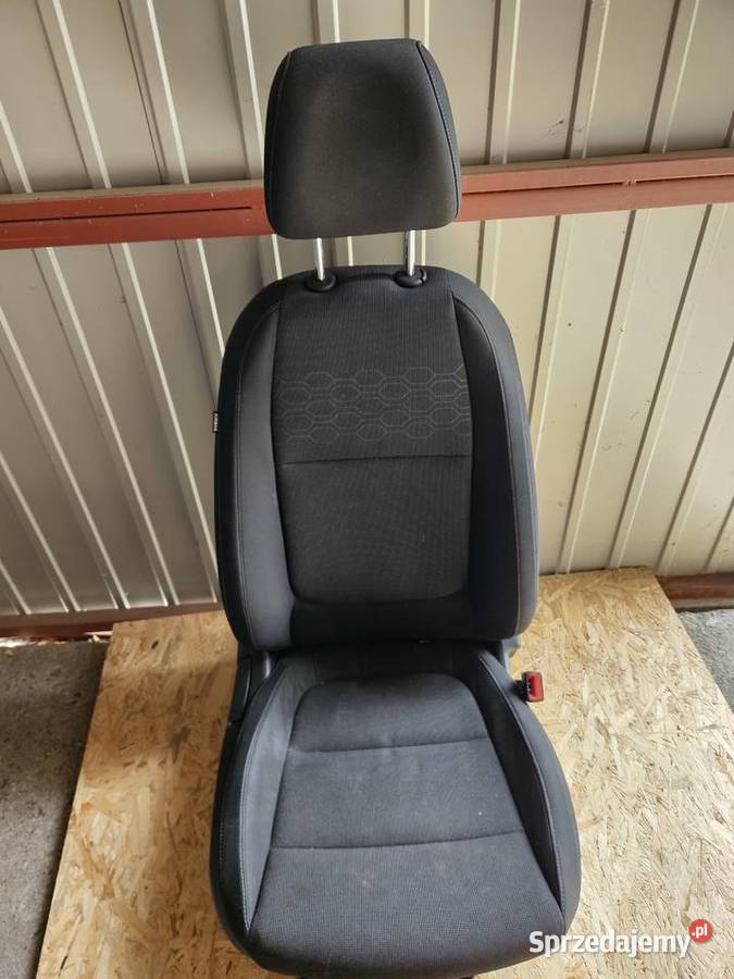 FOTEL PRAWY PRZÓD KIA RIO IV EUROPA sprzedam