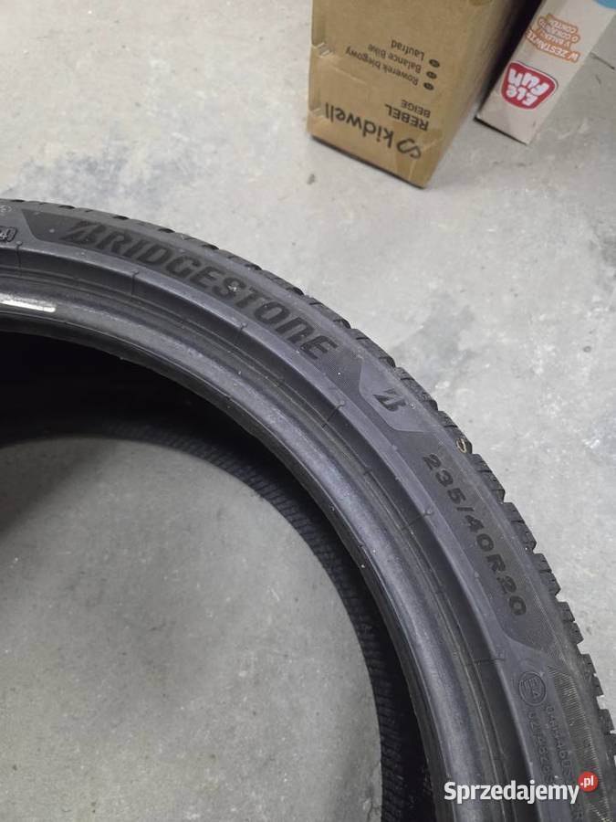 Opony zimowe 2 sztuki Bridgestone 23540r20 Białystok