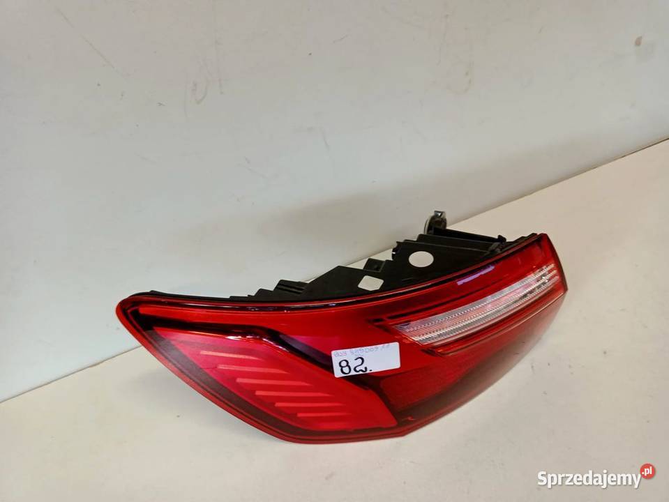 AUDI A4 B9 KOMBI LIFT LAMPA TYŁ PRAWA Rakoniewice
