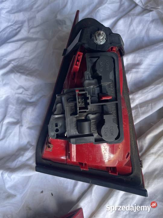 Lampy tył a4b8 klapa sedan osobowe Wymysłów