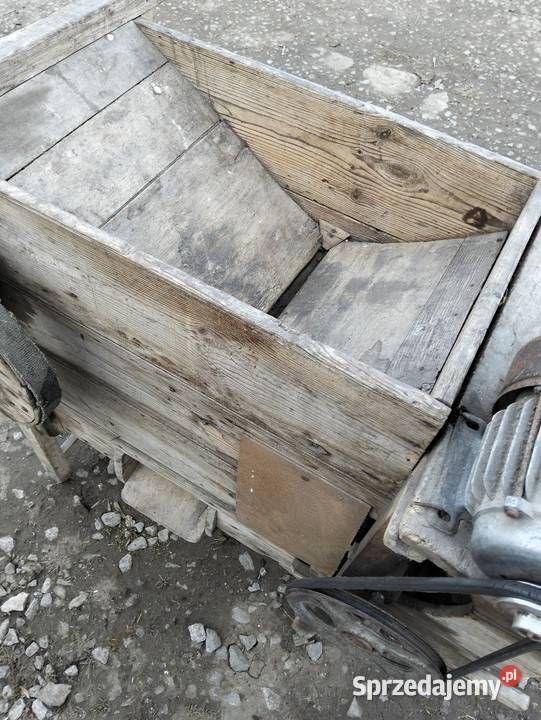 Młynek do zboża z silnikiem Huta Koszary