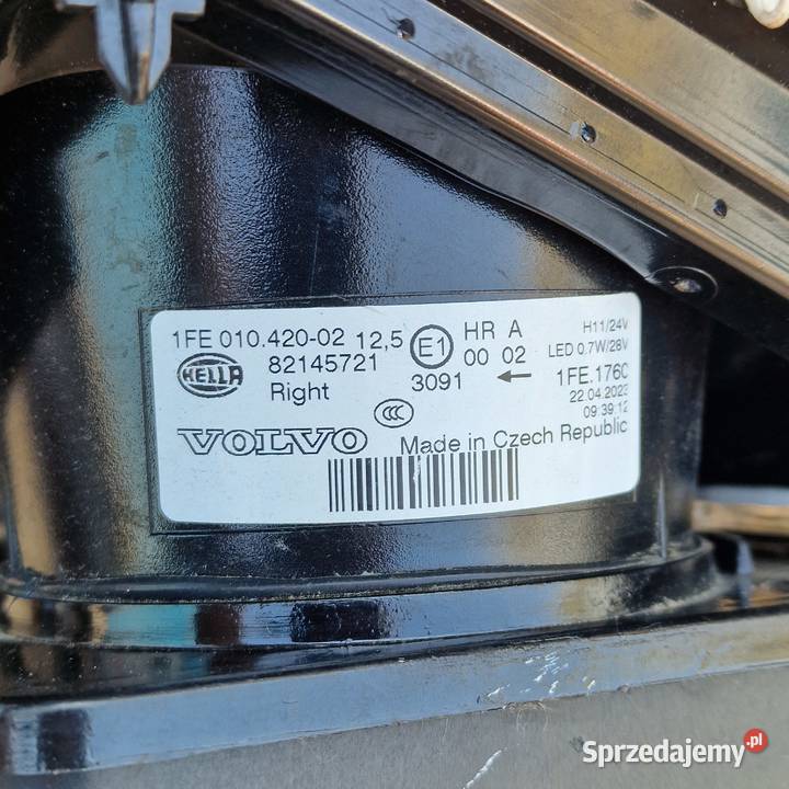 VOLVO FH4 HALOGEN PRAWY DACHOWY GÓRNY 82145721 lubuskie Bieleń