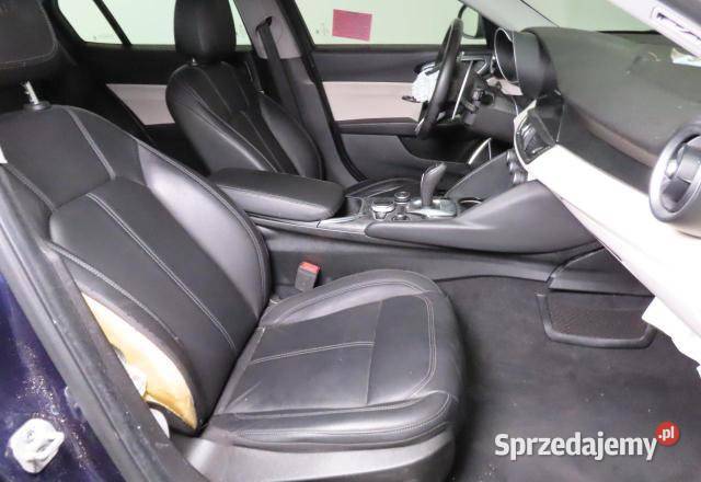ALFA ROMEO GIULIA SPORT produkcji 2021 z USA Giulia Warszawa