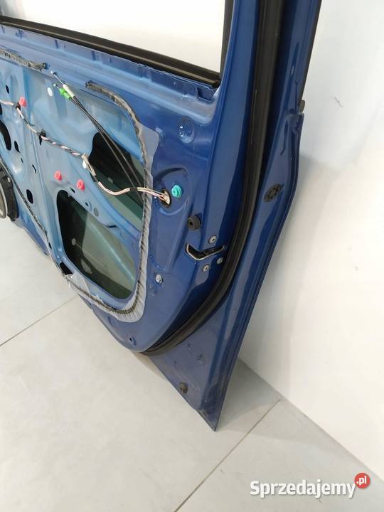 DRZWI PRAWE PRZÓD 8T0 Toyota Yaris II 20052011 Części samochodowe