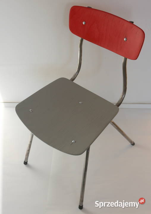 Stare industrialne metalowo drewniane krzesla z