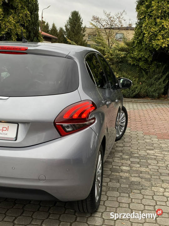 Peugeot 208 12 82 Niski przebiegNaviTempomat I czujnik zmierzchu Tarnowskie Góry