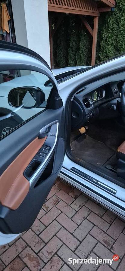 Wyjątkowe Volvo V60 Cross Country 25T AWD Twój 250KM Niewodnica Korycka sprzedam