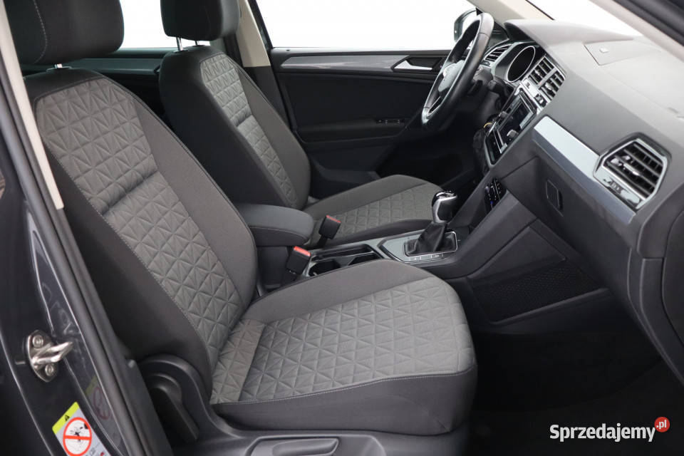 VW Tiguan 15 TSI szary