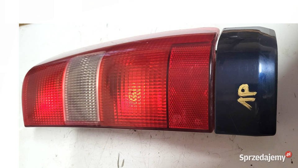 LAMPA TYLNA PRAWA DOLNA VOLVO 850 KOMBI Oświetlenie Ruda Śląska