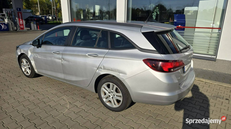 Opel Astra Mały Przebieg Obtarty Bok K 20152021 Rok produkcji 2020 Karczew
