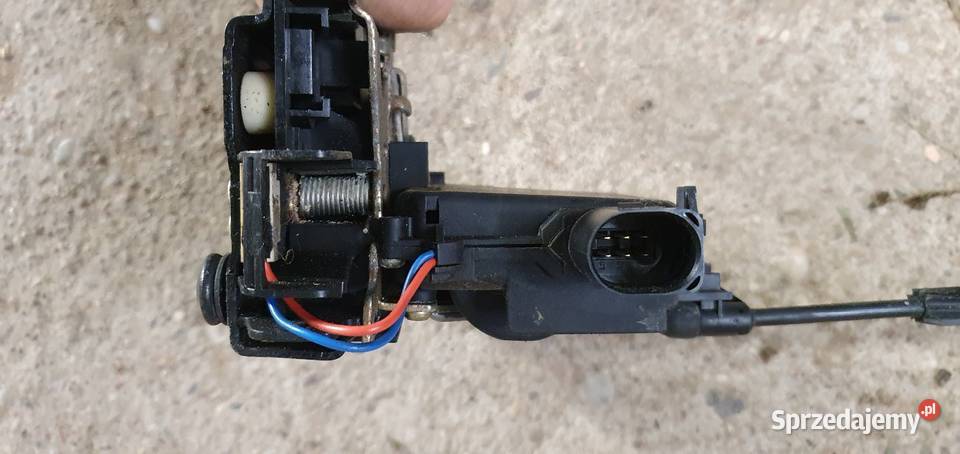 Golf 4 zamek drzwi tył i przód prawa strona Słupsk