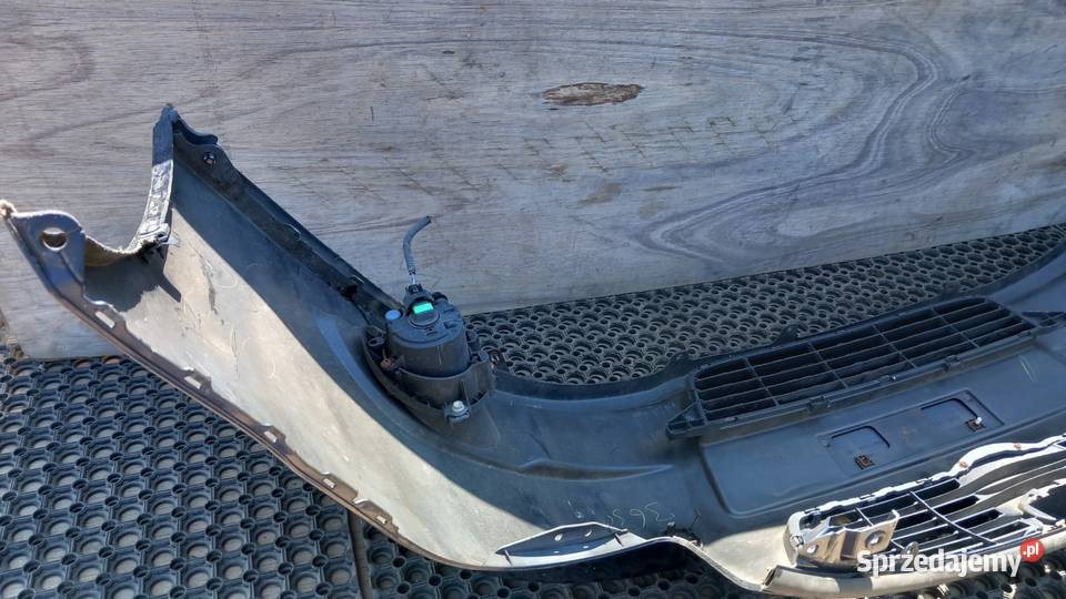 TOYOTA AVENSIS T27 ZDERZAK PRZÓD 8S6 HALOGEN osobowe Zbierkowo sprzedam