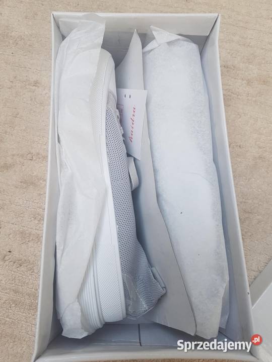 Szare damskie sneakersy Nowe Obuwie sportowe sprzedam