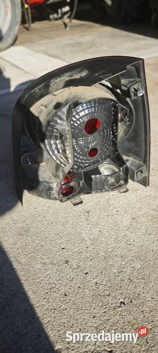 Lampa klosz lewy tył Polo 9n lift Dobra sprzedam