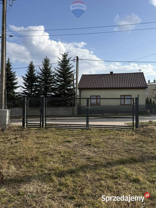 DZIAŁKA BUDOWLANO USŁUGOWA PODZAMCZE 32ar asfalt