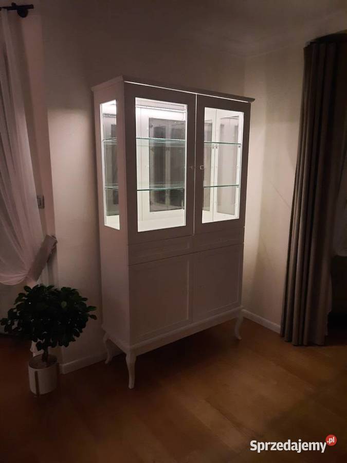 Witryna Classic glamour AKANT Meble Gierałtowiczki sprzedam