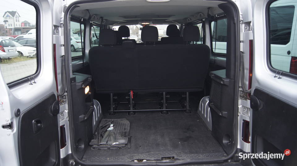 SALON POLSKA 9 osobowy 120KM Trafic Warszawa sprzedam