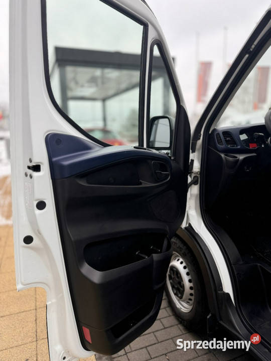 Iveco Daily 35S12 23 35120 L3H2 HiMatic 12M3VAT1 Iveco Samochody dostawcze Radom