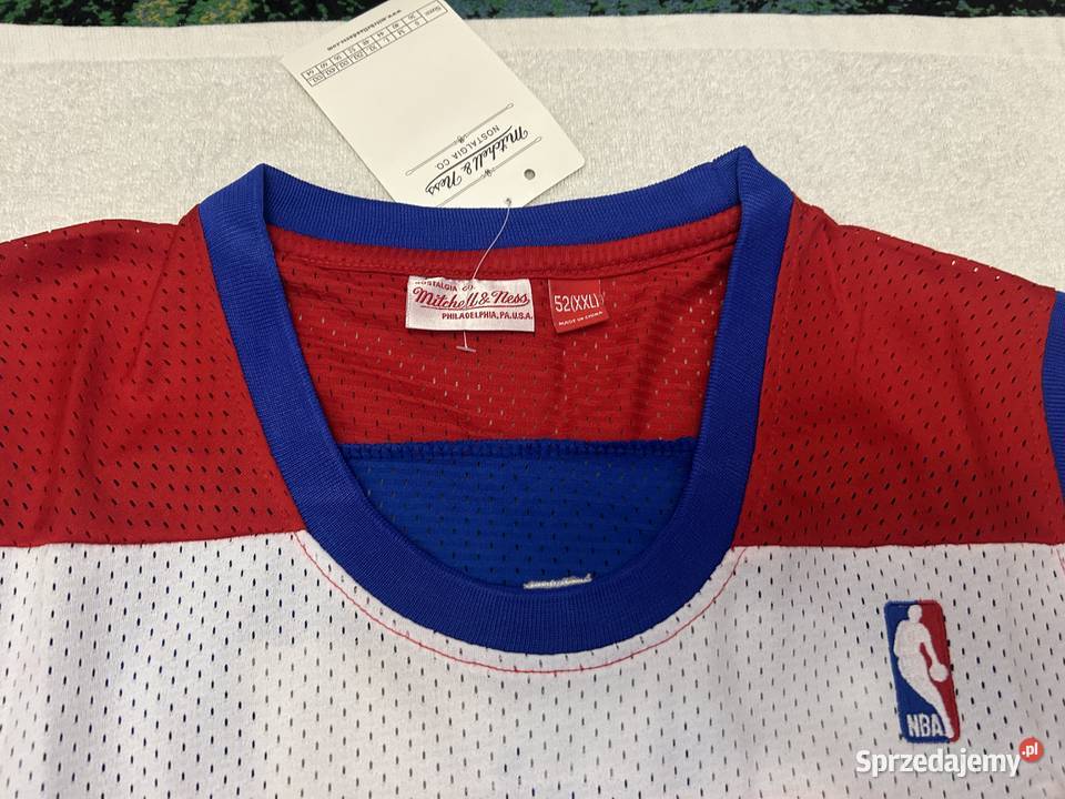 mam do sprzedania koszulkę drużyny NBA